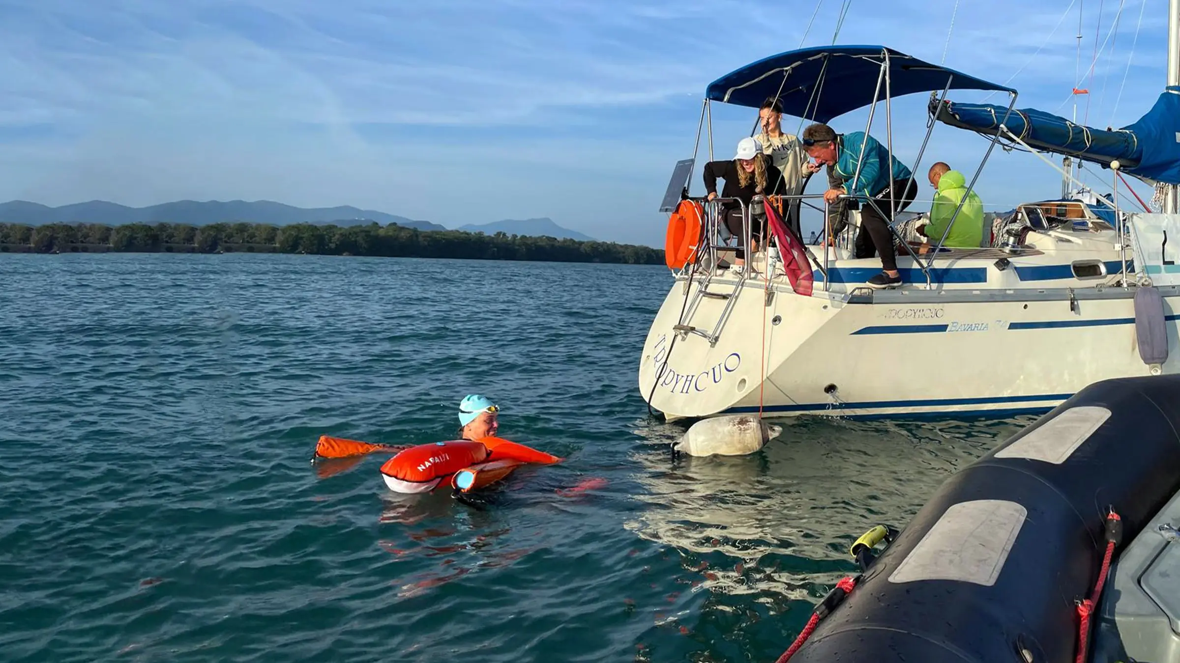 Traversée du Léman, bateau d'accompagnement